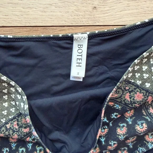 Patterned Bikini Set - Picture 2 of 6